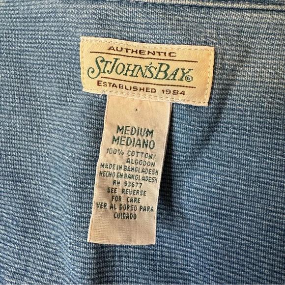 St. John's Bay Blue Denim Button Down Shirt Size Medium - Picture 7 of 7